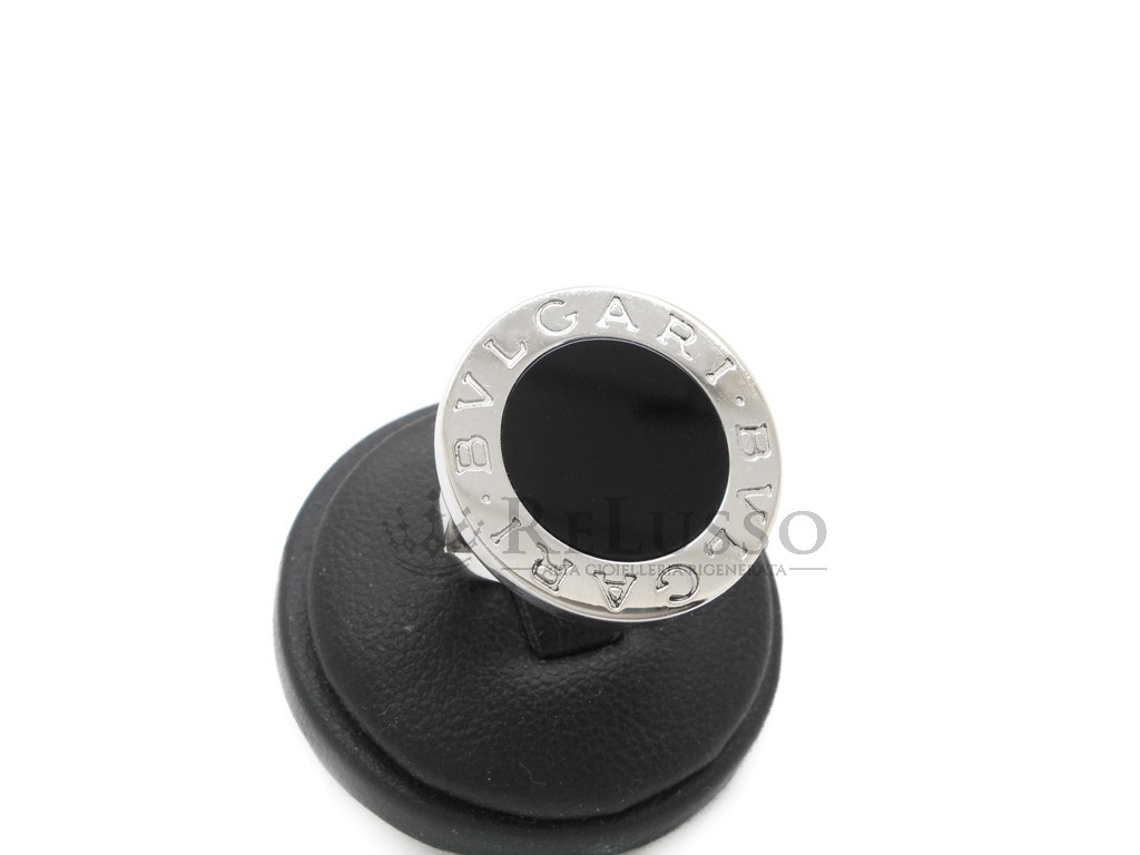 Anello Bulgari collezione Bvlgari-Bvlgari Big in oro bianco e onice foto4