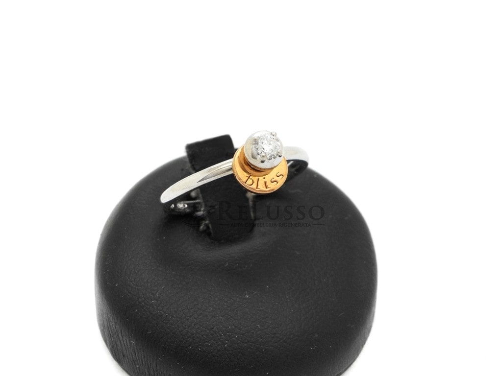 Anello solitario Bliss in oro bicolore con diamante da 0,10ct foto3