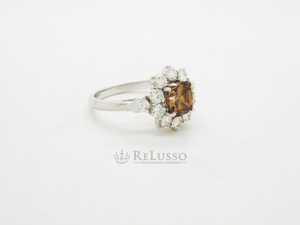 Anello con diamante Fancy Brown da 2,36 ct e diamanti bianchi da 2,00ct in oro foto6