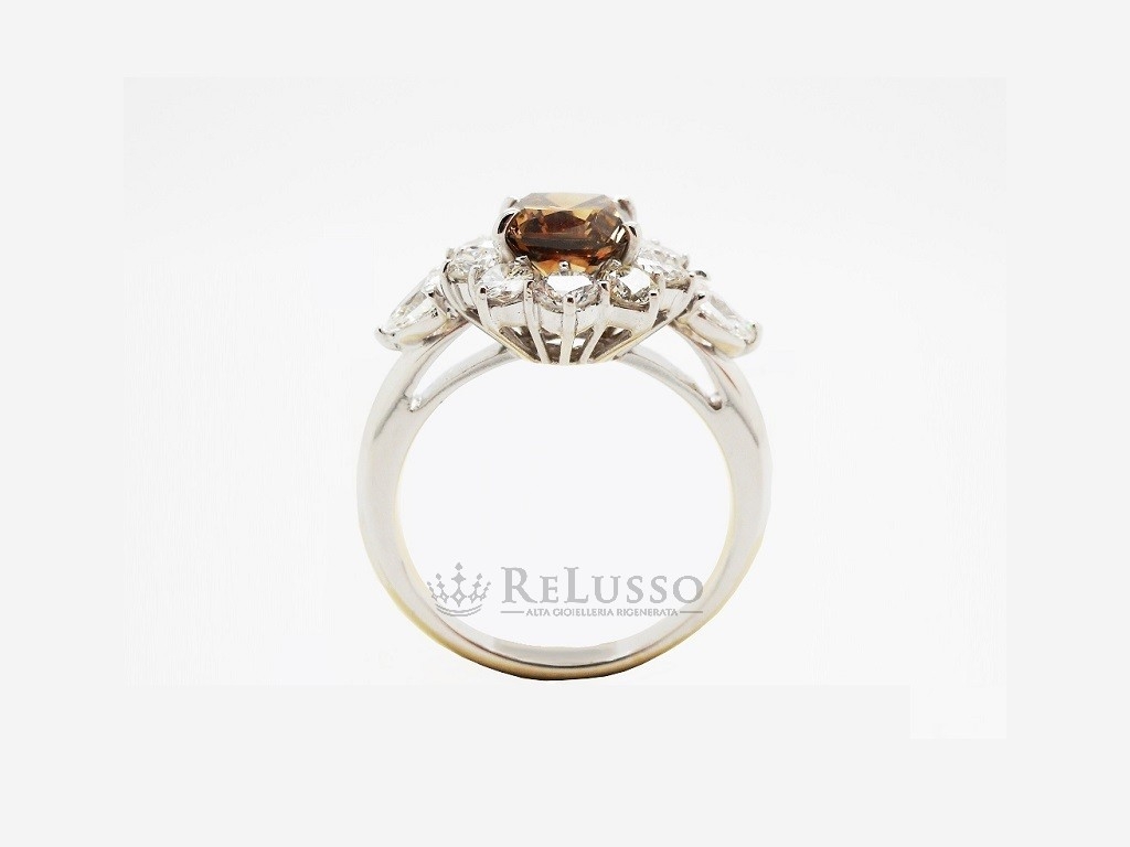 Anello con diamante Fancy Brown da 2,36 ct e diamanti bianchi da 2,00ct in oro foto7