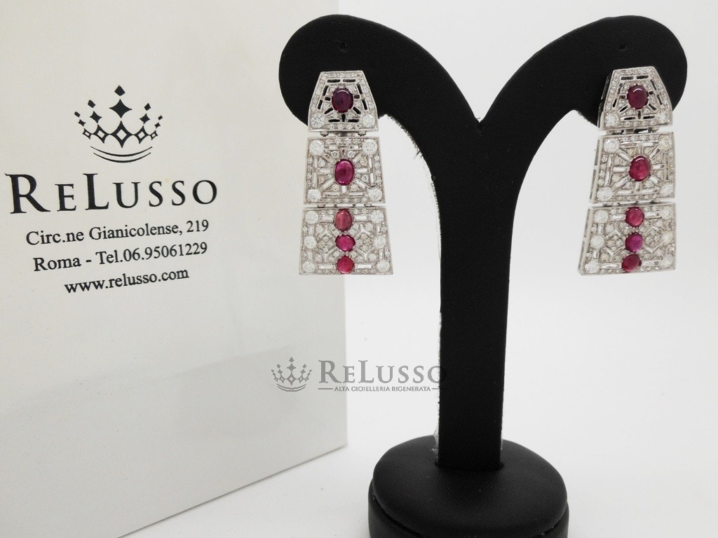 Orecchini pendenti con 2,40ct di rubini e 2,00ct di diamanti in oro bianco 18kt foto1