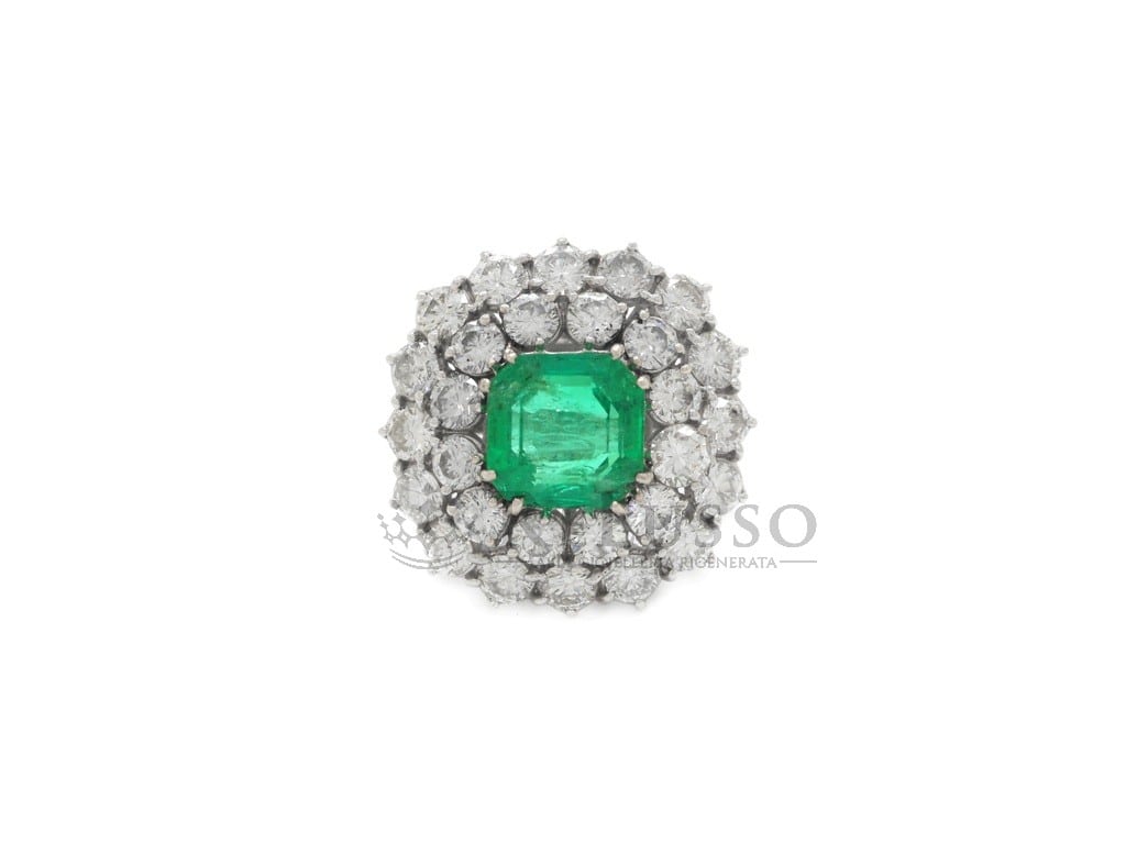 Anello con smeraldo centrale da 3,03ct e diamanti per 3,30ct in oro bianco foto13