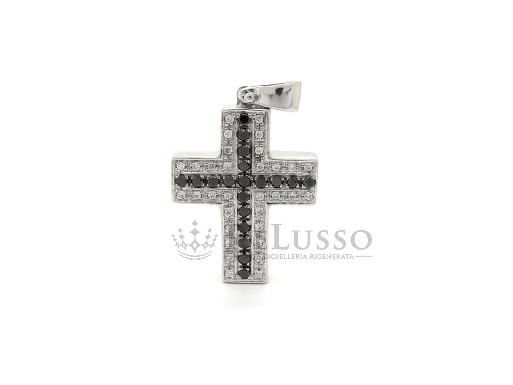 Croce con 0,10ct di diamanti bianchi e 0,20ct di diamanti neri in oro bianco foto1