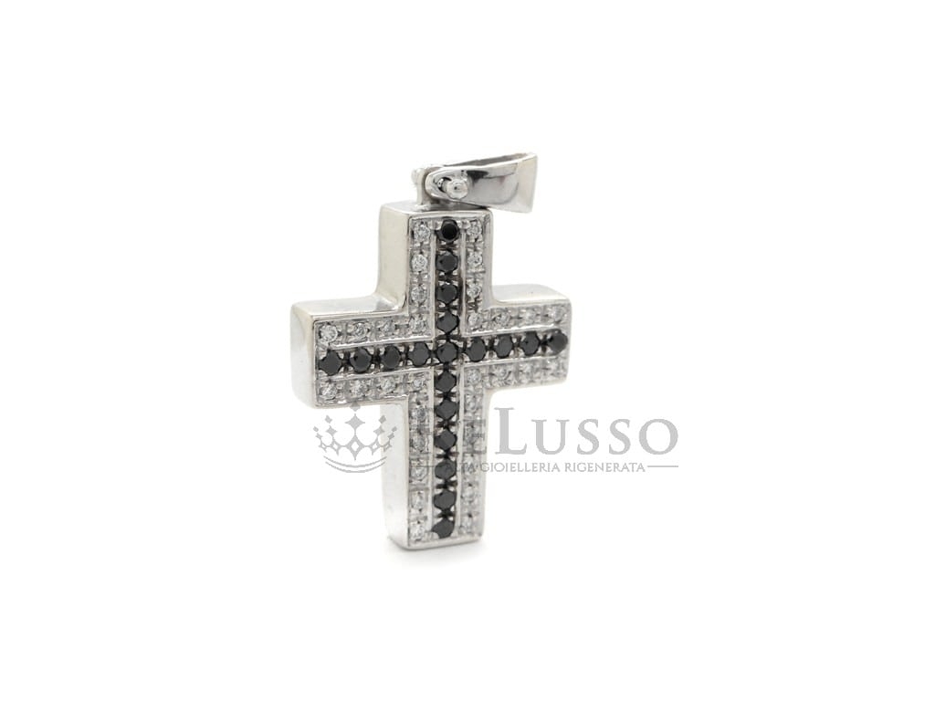Croce con 0,10ct di diamanti bianchi e 0,20ct di diamanti neri in oro bianco foto2