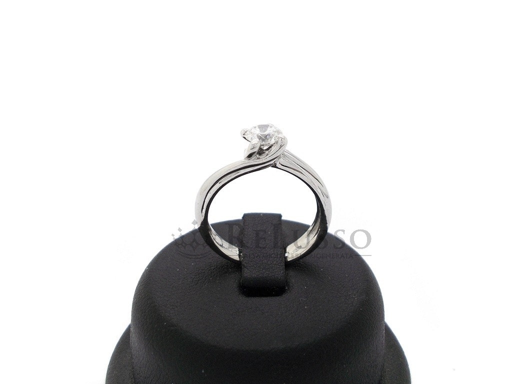 Solitario Damiani Valentino in oro bianco con diamante da 0,55ct colore G foto3