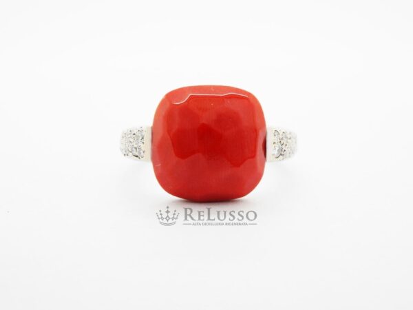 Anello Pomellato Capri con corallo rosso e diamanti in oro bianco foto6