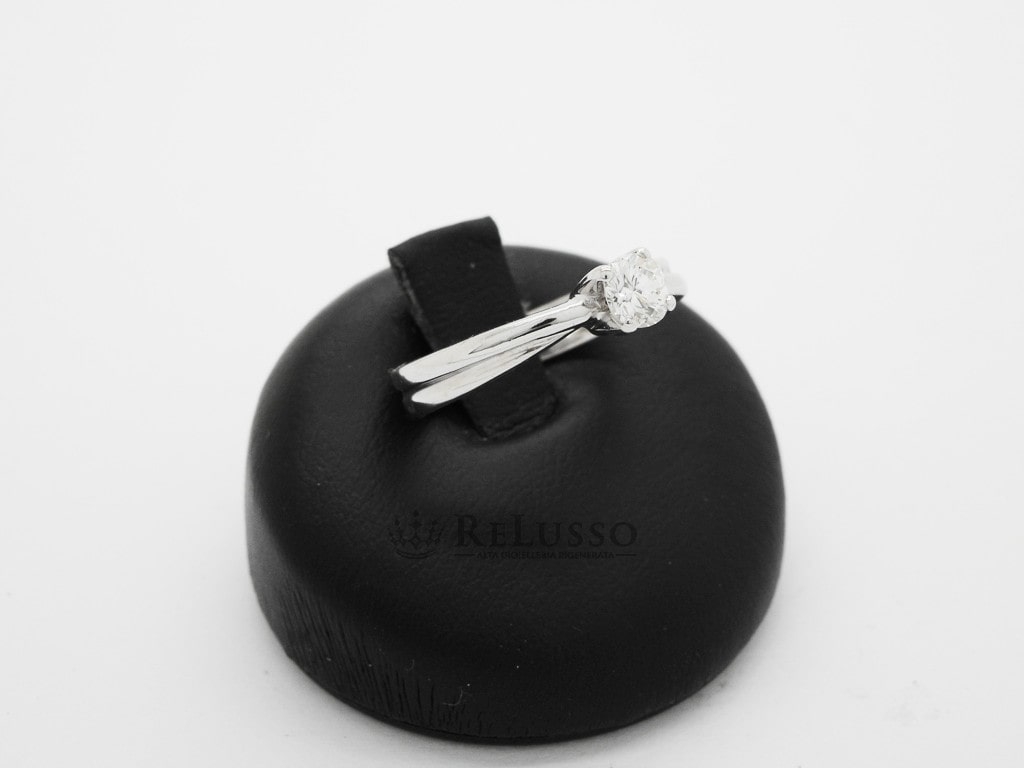 Anello solitario da 0,30ct colore G-H in oro bianco certificato foto2