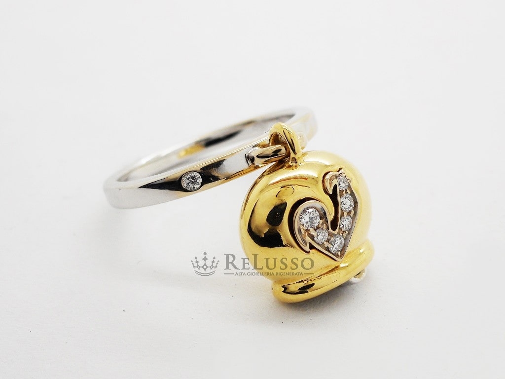 Anello Campanelle Chantecler in in oro giallo e bianco, diamanti e gallo in pavé di diamanti foto1