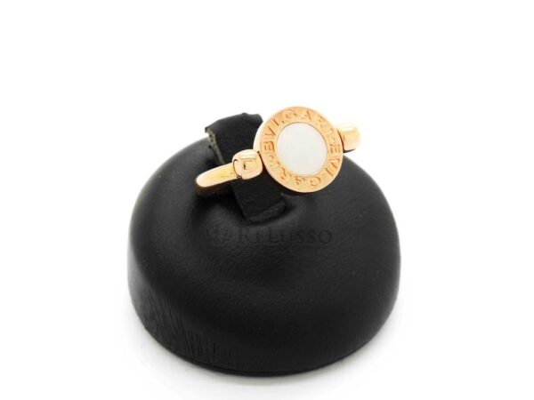 Anello Bulgari girevole collezione Bvlgari-Bvlgari in oro rosa con madreperla ed pavé di diamanti foto6