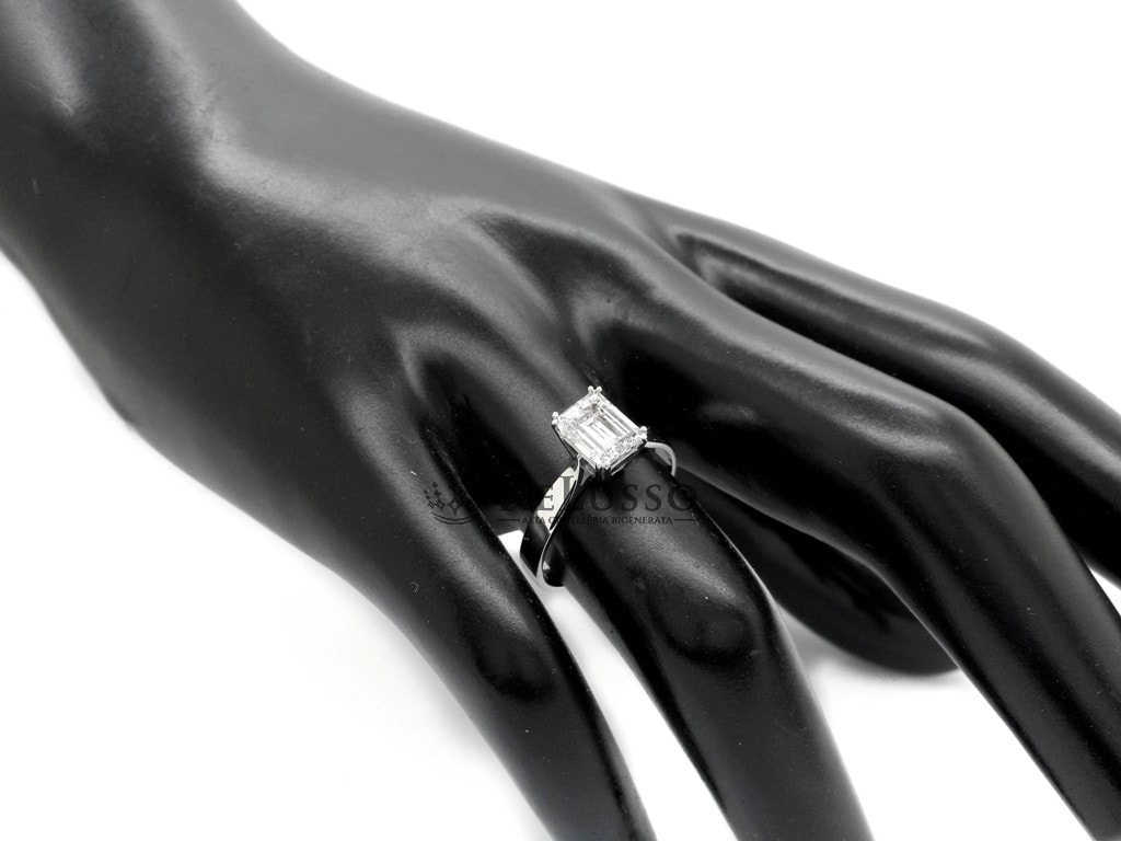 Solitario con diamante taglio smeraldo da 1,40ct D Color Certificato foto7