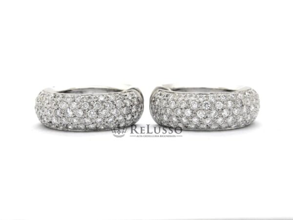 Orecchini a cerchio in oro bianco con pavé di diamanti per 1,40ct foto2