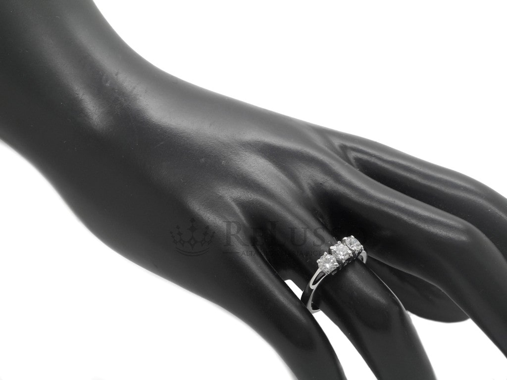 Anello Trilogy da 0,75ct colore H in oro bianco foto6