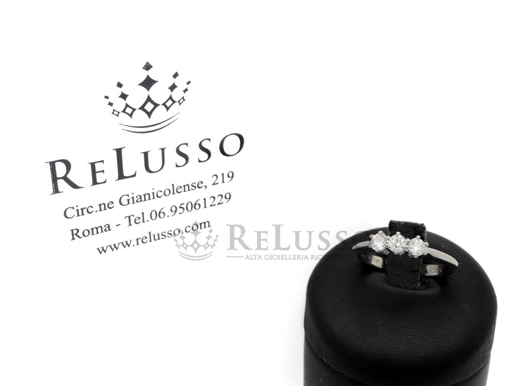 Anello Trilogy da 0,40ct Colore H-I purezza VS-SI in oro bianco foto1
