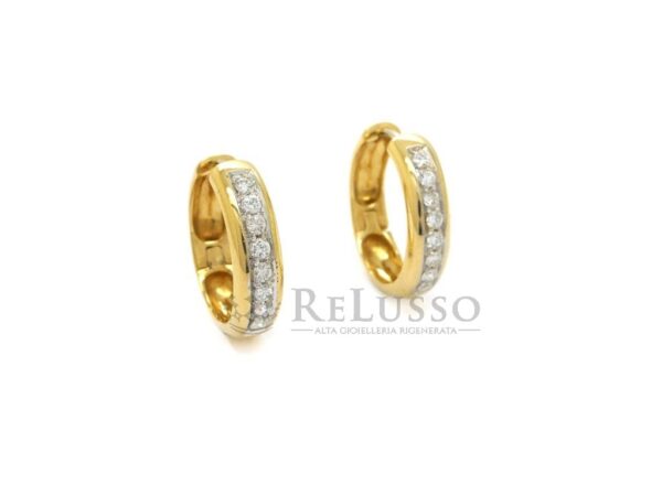 Orecchini a cerchio con 0,40ct di diamanti in oro giallo foto2