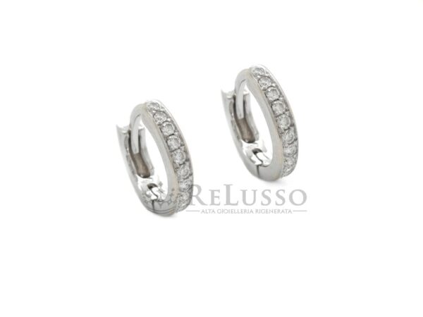 Orecchini a cerchio con 0,30ct di diamanti in oro bianco 18kt foto2