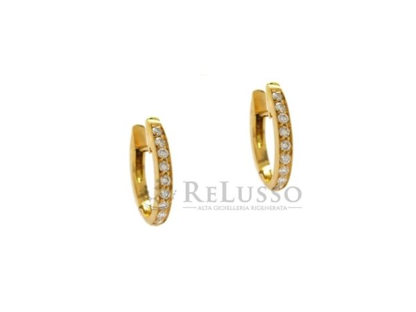 Orecchini a cerchietto con 0,27 ct di diamanti in oro giallo foto2
