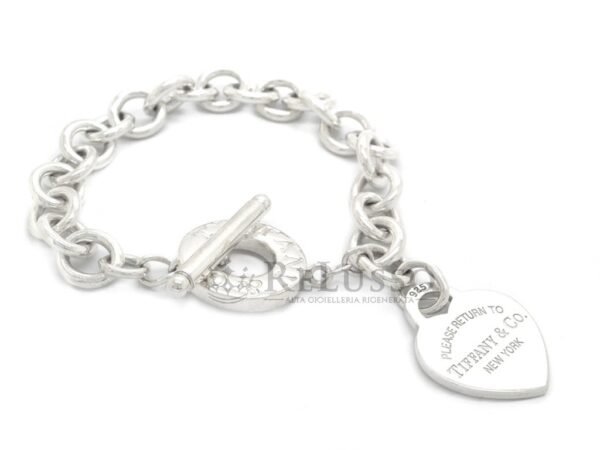 Bracciale Tiffany & Co. con ciondolo cuore e chiusura Toggle in argento foto5