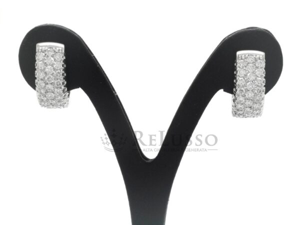 Orecchini a cerchio pavé di diamanti da 2,00ct in oro bianco foto1