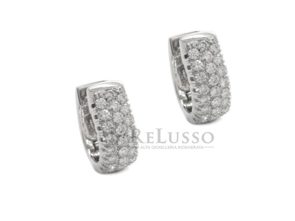 Orecchini a cerchio pavé di diamanti da 2,00ct in oro bianco foto10