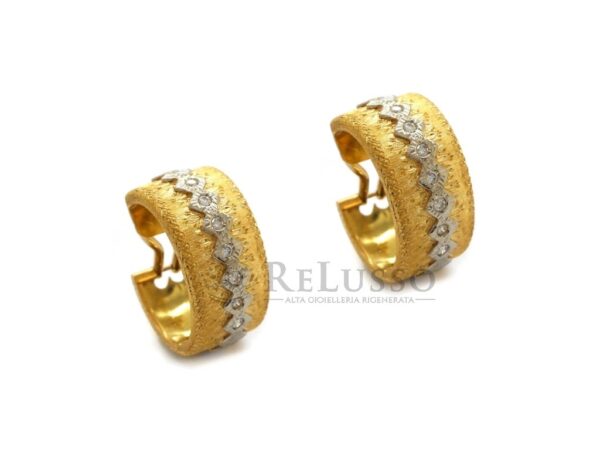 Orecchini Mario Buccellati in oro giallo con diamanti chiusura a Clip foto10
