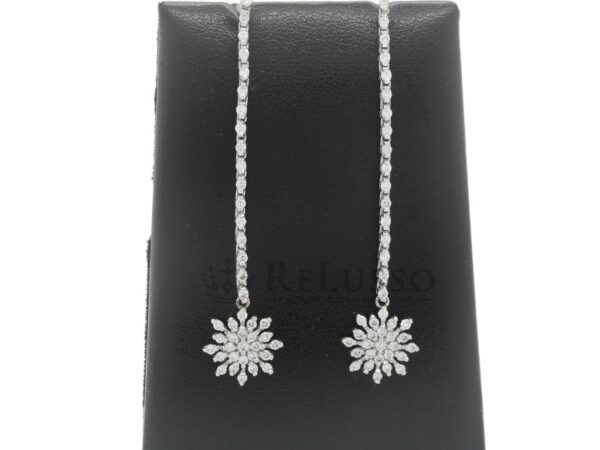 Orecchini pendenti Davite & Delucchi in oro bianco e diamanti per 0,80ct. foto1