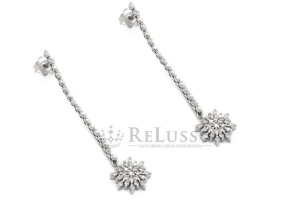 Orecchini pendenti Davite & Delucchi in oro bianco e diamanti per 0,80ct. foto4