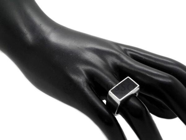Anello a sigillo Gucci con onice rettangolare in argento sterling foto4