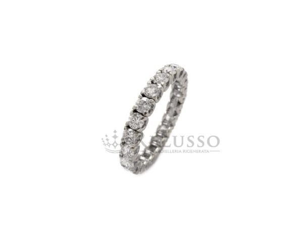 Anello Veretta Eternity con 2,00ct. diamanti in oro bianco.foto4