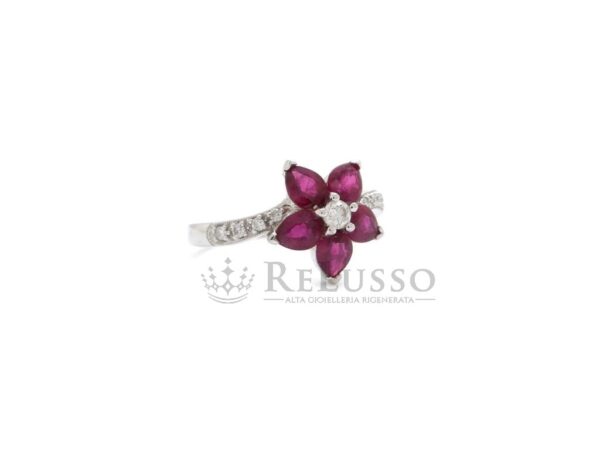 Anello a fiore con rubini 1,30ct e diamanti 0,12ct in oro bianco foto7