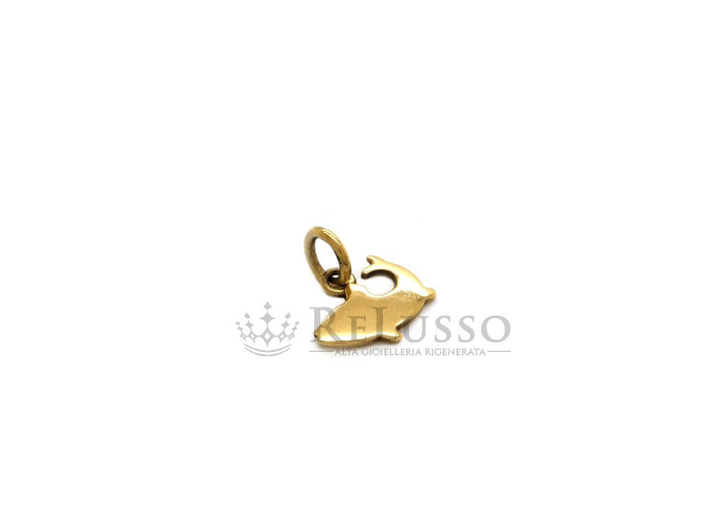 Charm DoDo Petit Poisson en or jaune 18 carats, 1 gramme, photographié sur fond blanc